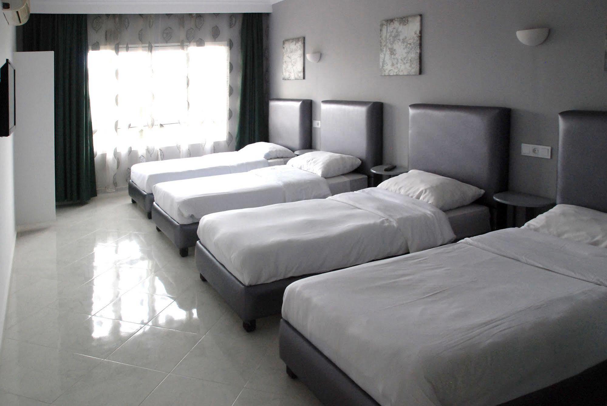Azayla Hotel Asilah Exterior photo